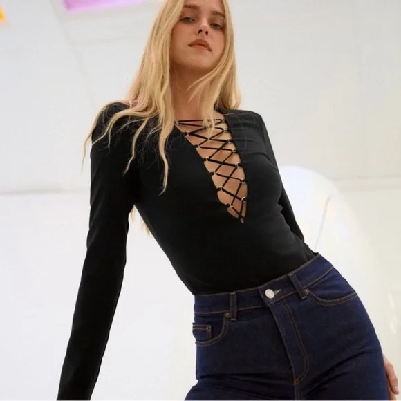 Blogger’s Favorite 🤩 Zara Black Lace-Up Front Eyelet Bodysuit - Picture 9 of 10